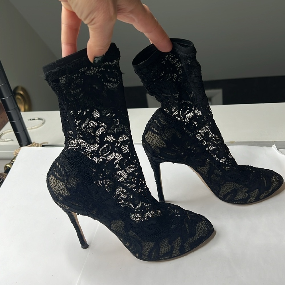 Dolce Gabbana Sz 37 Taormina Black Lace Pull On Sock Stiletto Pump Booties